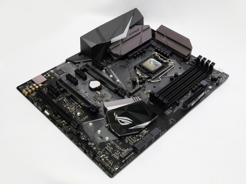 Intel Z270 チップセット搭載のASUS製マザーボード「ROG STRIX Z270F GAMING」