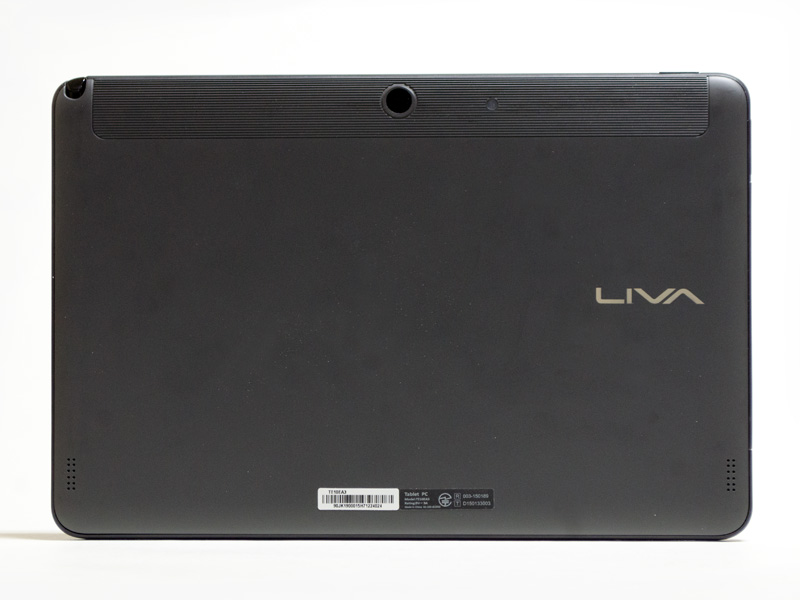 背面は中央上に500万画素カメラ。左上にペン収納。下左右にスピーカー