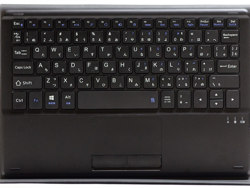 Bluetoothタイプの日本語キーボード。ペアリングするときは[Fn]+[ESC]キーを押す