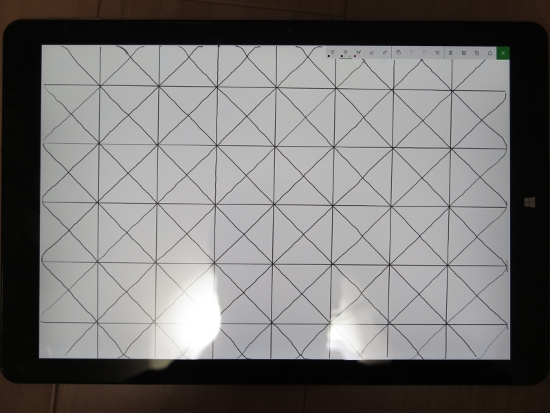 定規を当てて線を引いてみたところ