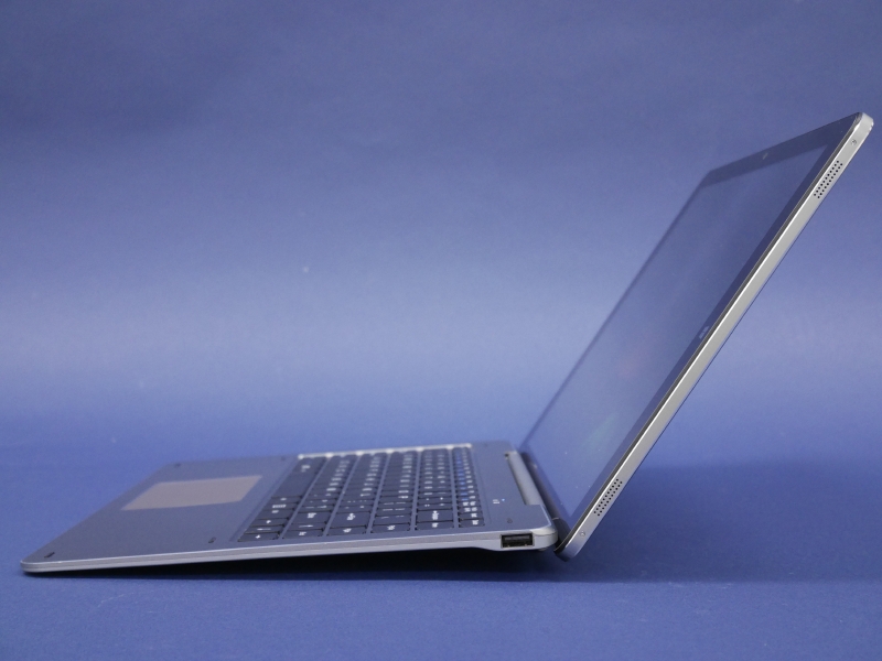 ドック装着時、最大でこの角度まで開くことができる