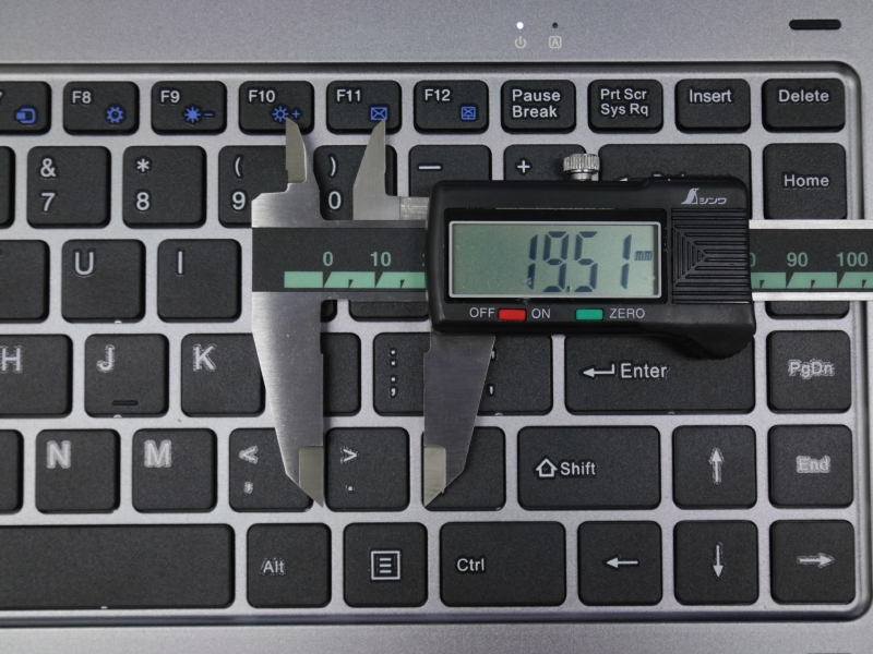 キーピッチは約19.5mmが確保されており問題ない