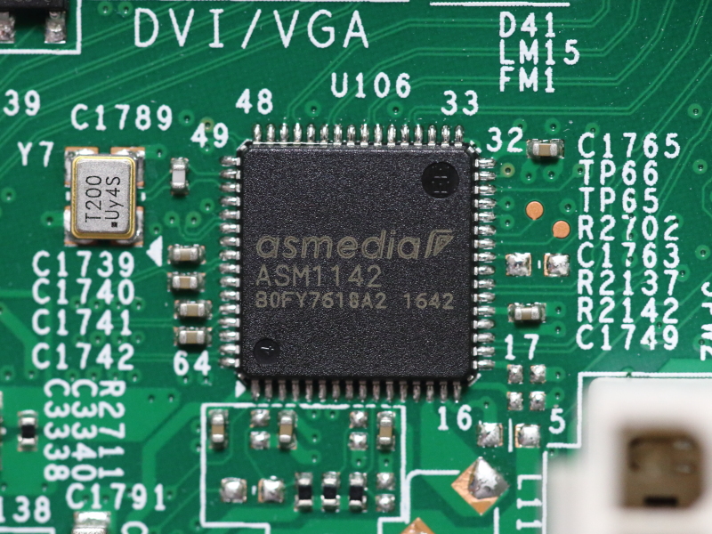 USB 3.1 (10Gbps)を提供するASMedia「ASM1142」。Intel C236 チップセットとPCI Express 2.0 x2で接続されている