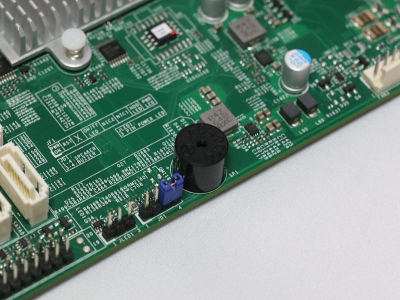 ビープスピーカーが標準搭載されている