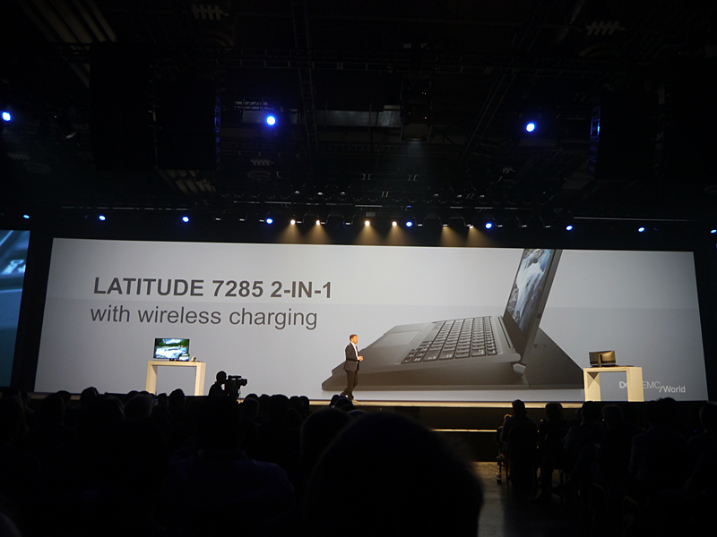 基調講演でLatitude 7285 2-in-1の発売日を明らかにするDellエグゼクティブバイスプレジデント兼チーフマーケティングオフィサーのジェレミー・バートン氏