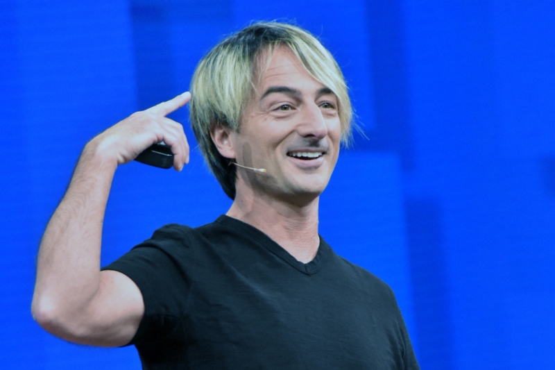 ジョー・ベルフィオーレ氏(the Operating Systems Group担当副社長)