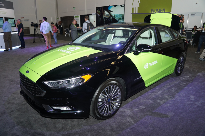 NVIDIAブースに展示されていた自動運転車
