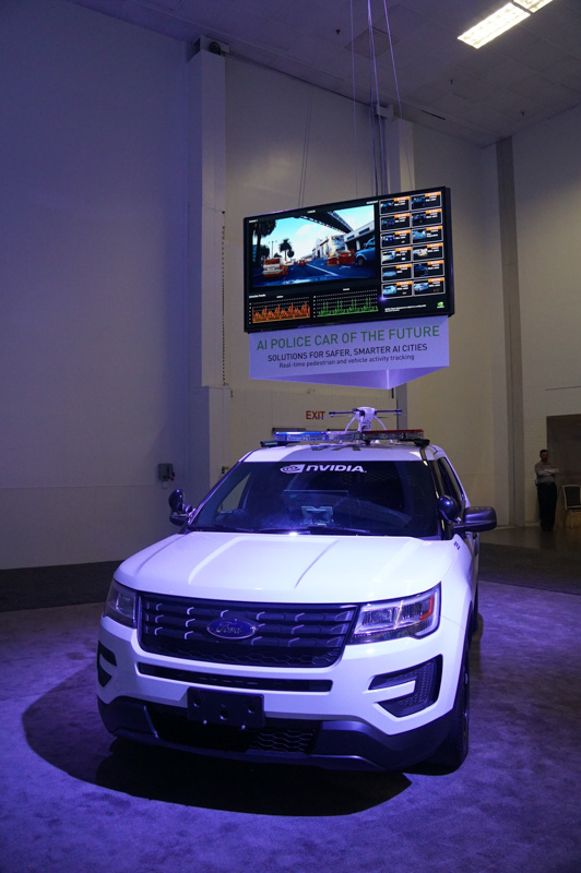 Jetson TX2により実現されているAIパトカー、AIが自動運転するという意味ではなくて、AIが警察官の業務をアシストする