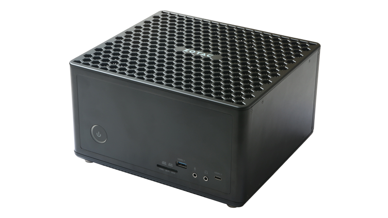 フルサイズのGeForce GTX 1060や1070を搭載する「MAGNUS EK」シリーズ