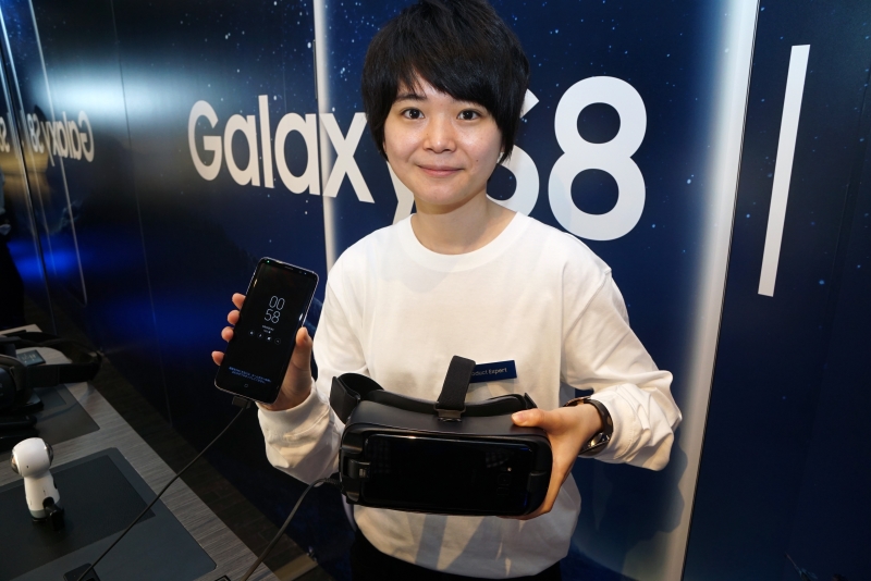 実際に手に取って遊ぶことができる