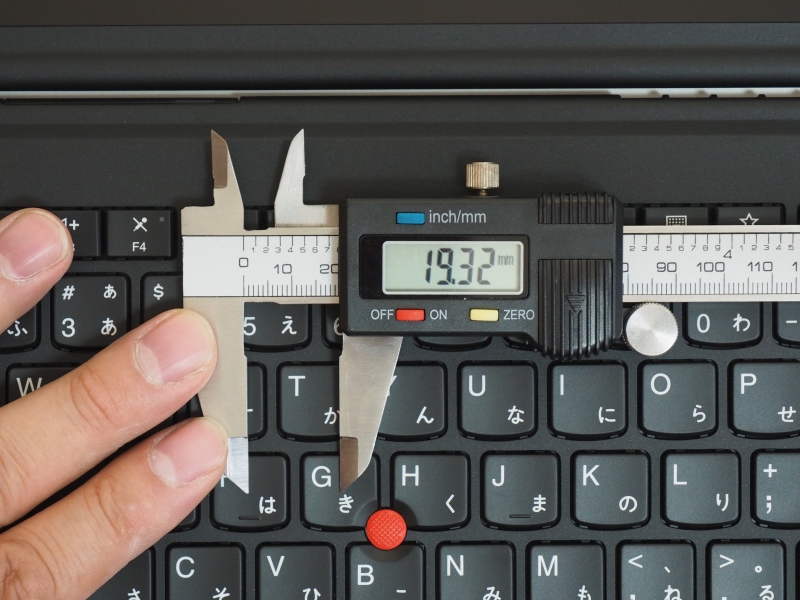 キーピッチは実測約19mm