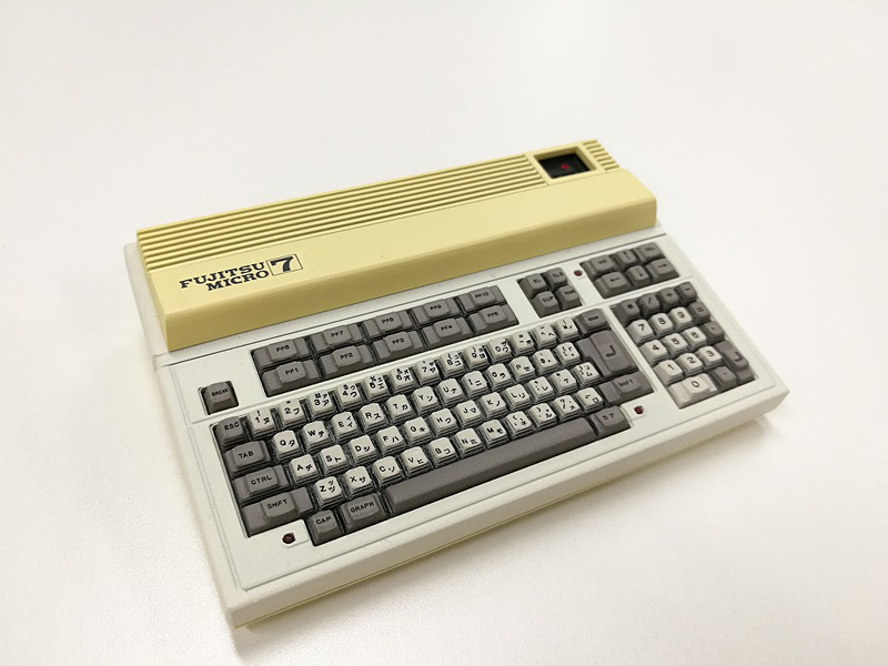 富士通のMICRO 7(FM-7)を模したモック