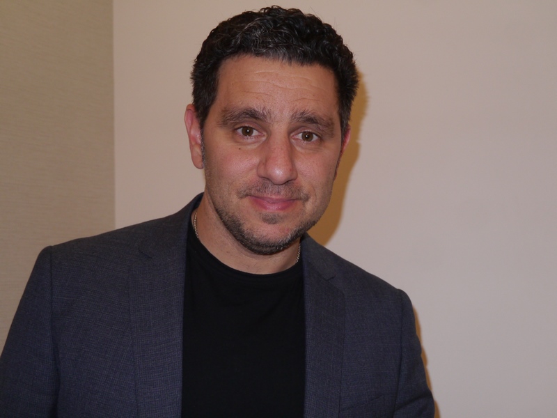 パノス・パネイ氏