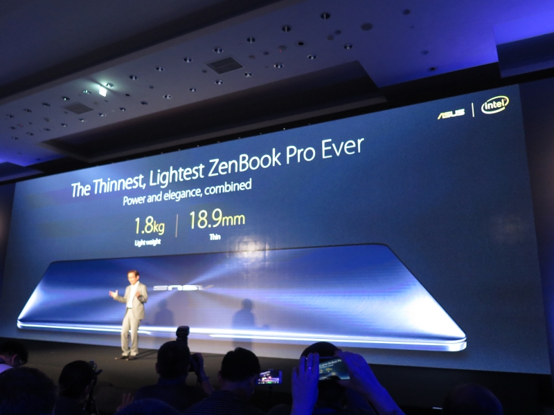 厚さ18.9mm、重量1.8kgを実現