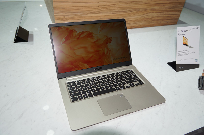 ASUS VivoBook S15、狭額縁が最大の特徴