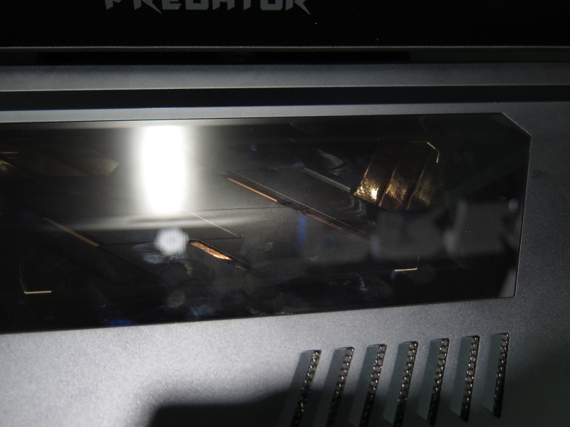 ゴリラガラスにより冷却機構が覗ける