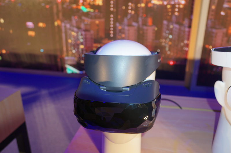 ASUSのWindows Mixed Reality HMD