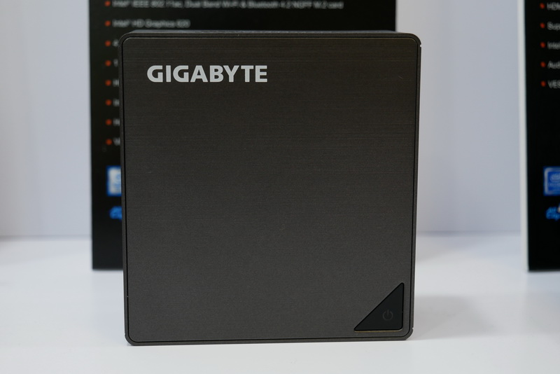 天板。本体サイズは112.6×119.4×46.8mm(同)