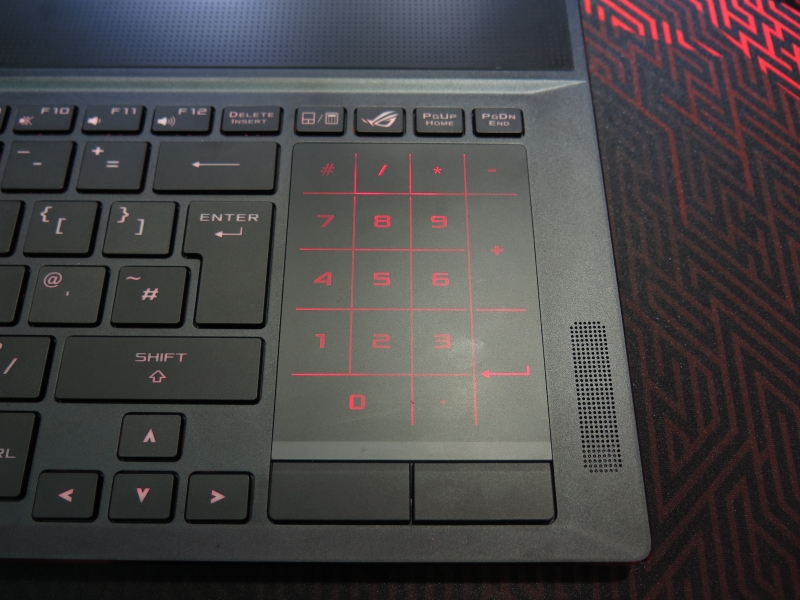 切り替えてテンキーとして利用できる