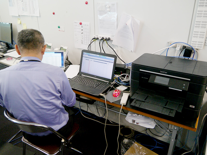 持ち込まれたHDDは管理番号が付与される