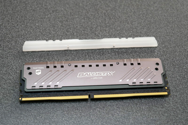 上部ライトバーは容易に交換できるようになっており、3Dプリンターでの自作が可能