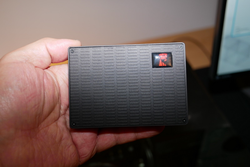 U.2対応2.5インチSSD「DCU1000 PCIe U.2 SSD」