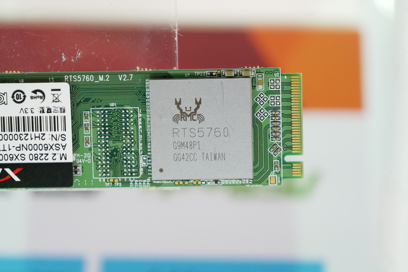 コントローラはRealtek製「RTS5760」を採用