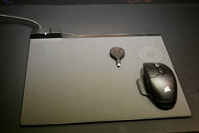 ヤイヤレスマウスとマウスパッドのコンセプトモデル「Concept Zeus」