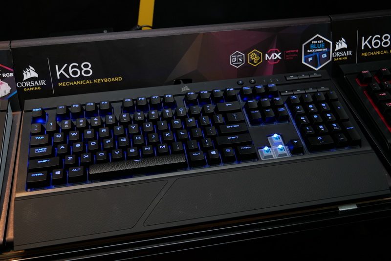 キーはCherry MX RedまたはBlue搭載モデルを用意。100%アンチゴースト、フルキーロールオーバー対応