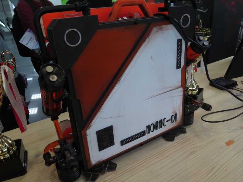 2位のフィリピンチームのMOD PC。黒をベースとしたオレンジのアクセントが良い塩梅だ