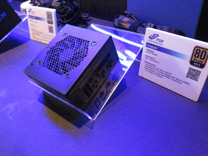SFXフォームファクタで600Wの出力を実現したプラグイン式電源「Dagger」も展示された