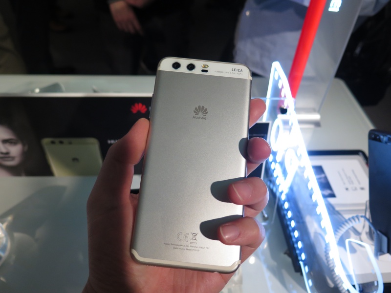 そのほかのモデルはサンドブラスト加工だ