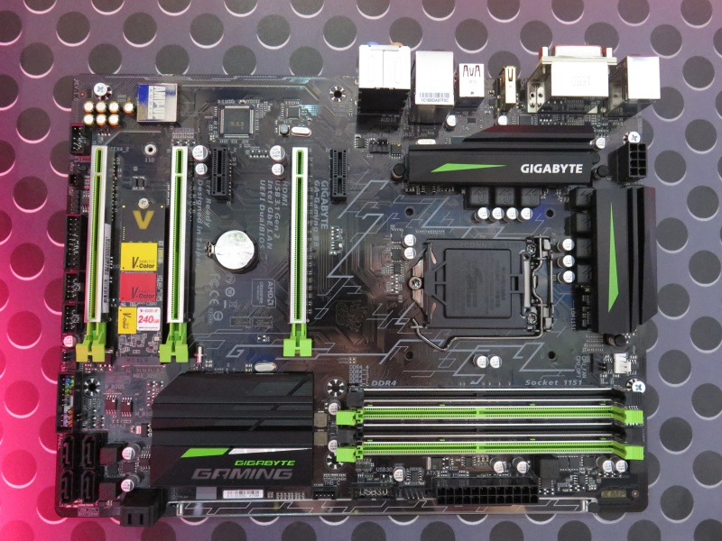 日本では投入されていない、GIGABYTEのシンプルなIntel B250搭載ゲーミングマザー「GA-Gaming B8」