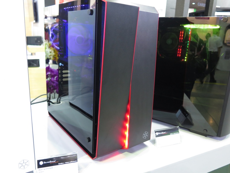 こちらは色違いのモデル