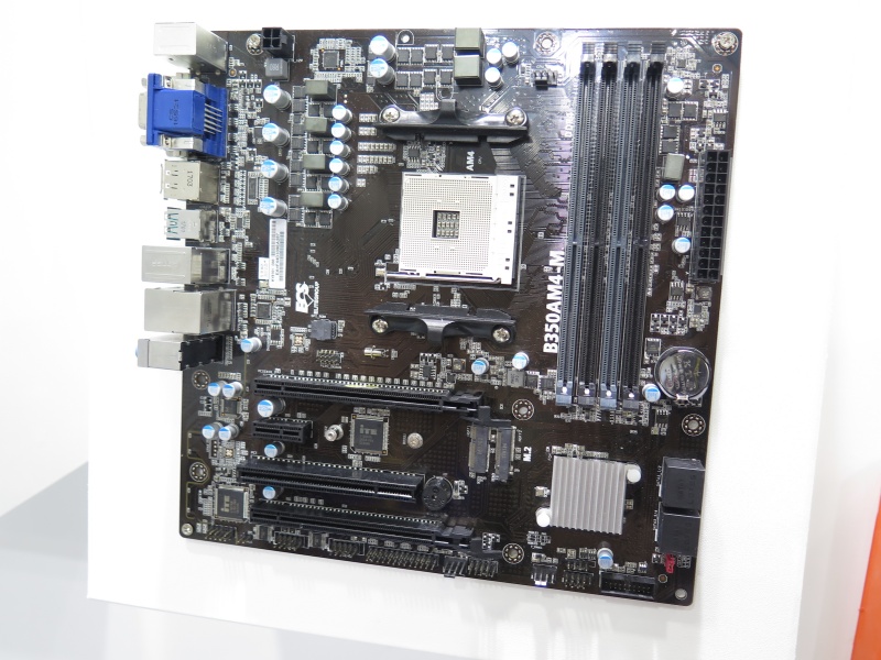 ECSのAMD B350搭載マザーボード「B350AM4-M」。ECSとしては2017年はRyzen向けマザーボードをプッシュするという