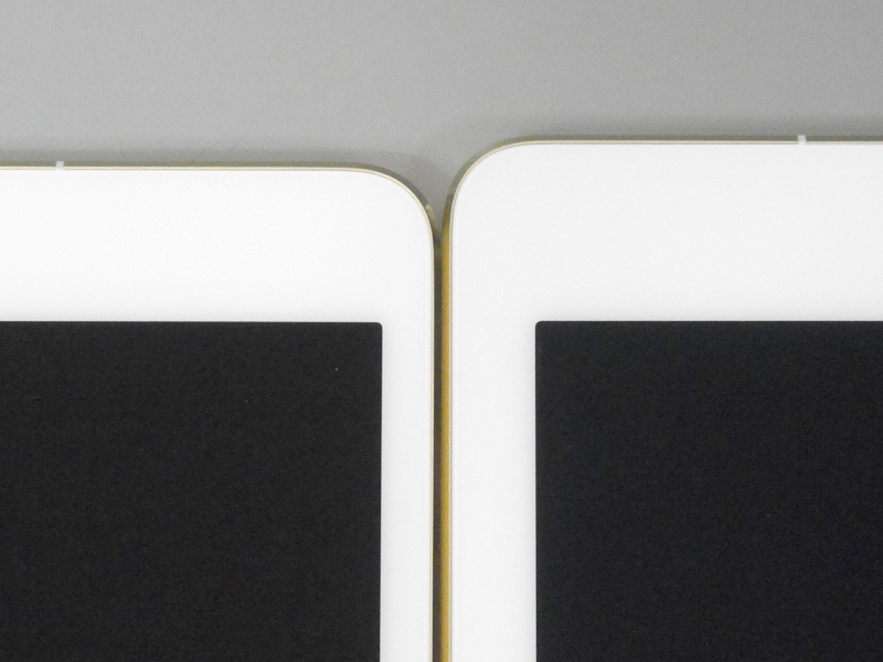ベゼルの違い。左が本製品、右が9.7インチiPad Pro。カメラやホームボタンがある上下よりも、左右ベゼルのスリム化が目立つ。iPad miniシリーズに近い意匠だ