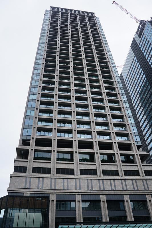 東京日本橋タワー。マウスコンピューターはこの26階にある