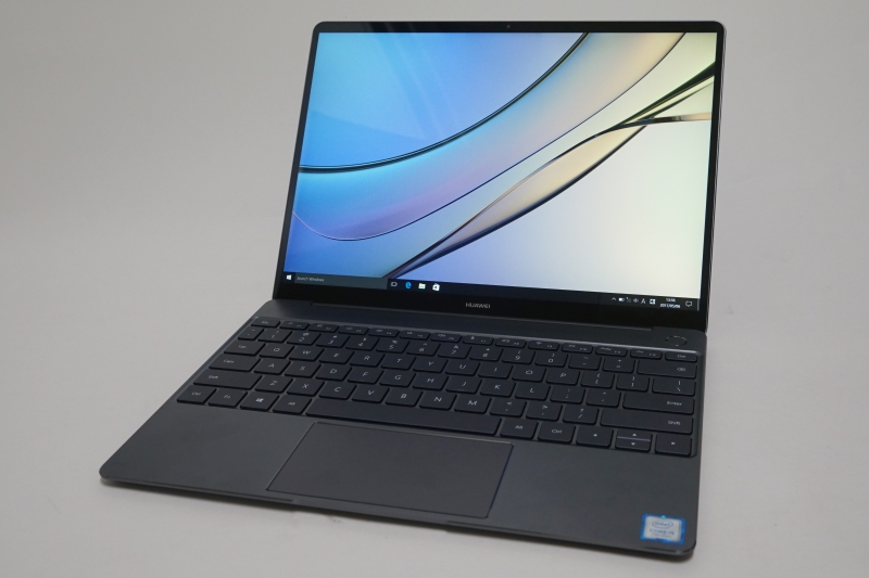 MateBook X(※写真は英語キーボードだが、日本市場では日本語キーボードが用意される)