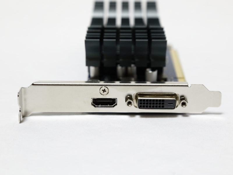 画面出力端子はHDMI 2.0、Single-Link DVI-D