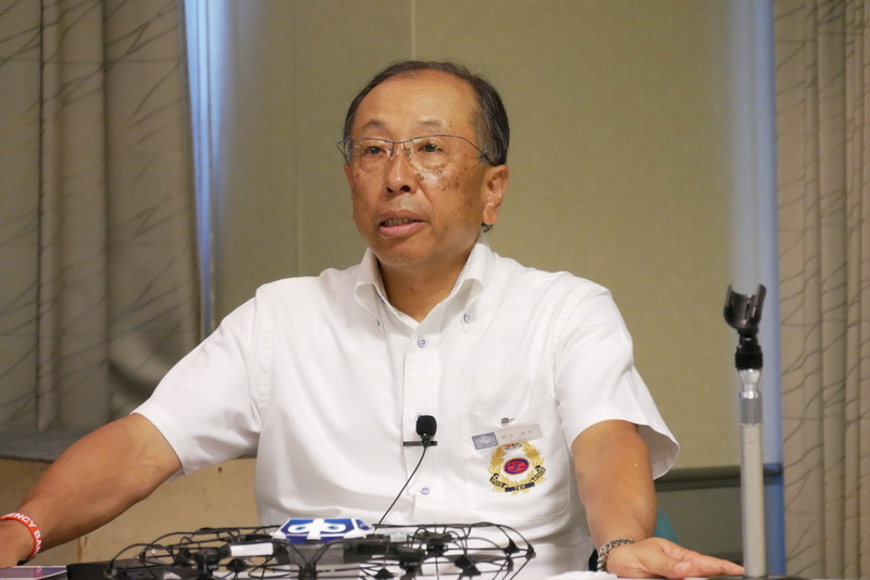 富田氏は、ドローンを使ったショーを開催するのが夢で、その夢を実現するためにIntelの関係者を説得し、Intel Shooting Star ドローン・ライトショーを誘致したと説明