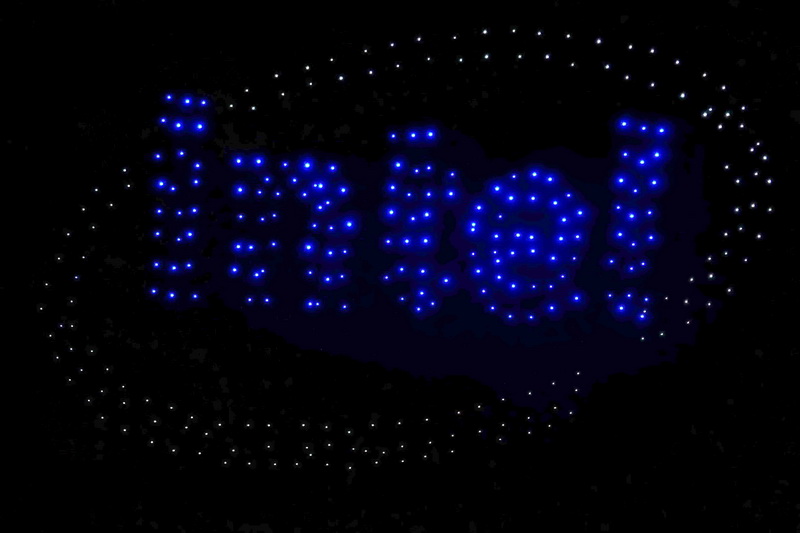 Intelロゴも表現