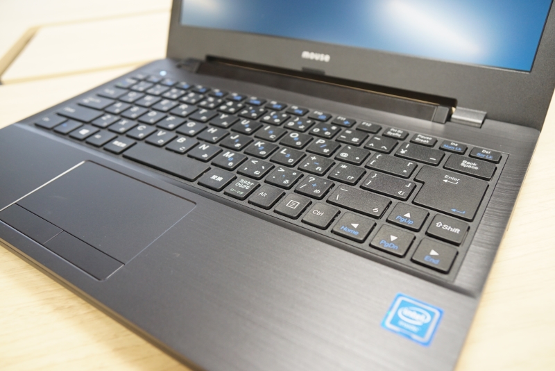 上位モデルに採用されているキーボードと同じキーボードであるためか、バリュー向けの製品とは思えない入力感。バリュー向けの製品でもキーボードの打ち心地を重視したいならダントツ