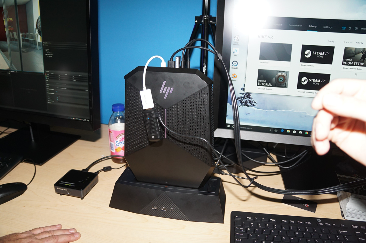 ドッキングステーションに装着してPCとして利用できる