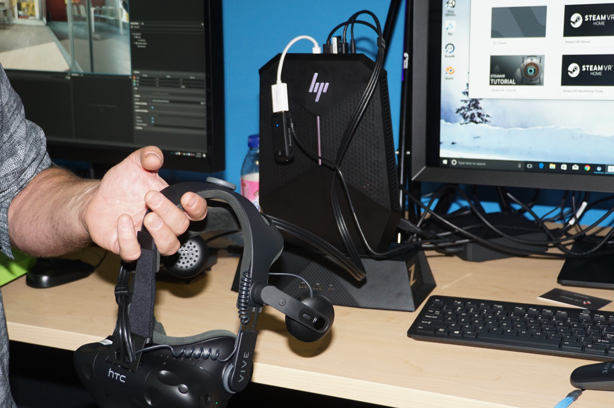 デモではHMDにはHTC VIVEが利用されていた