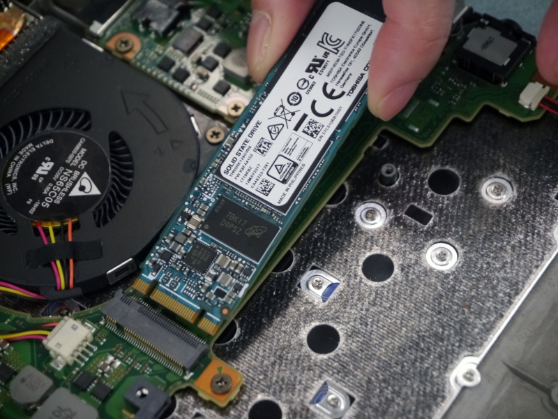 SSDを取りつける