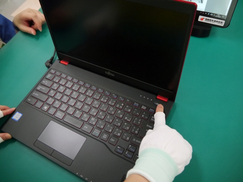 全員で電源スイッチを入れた