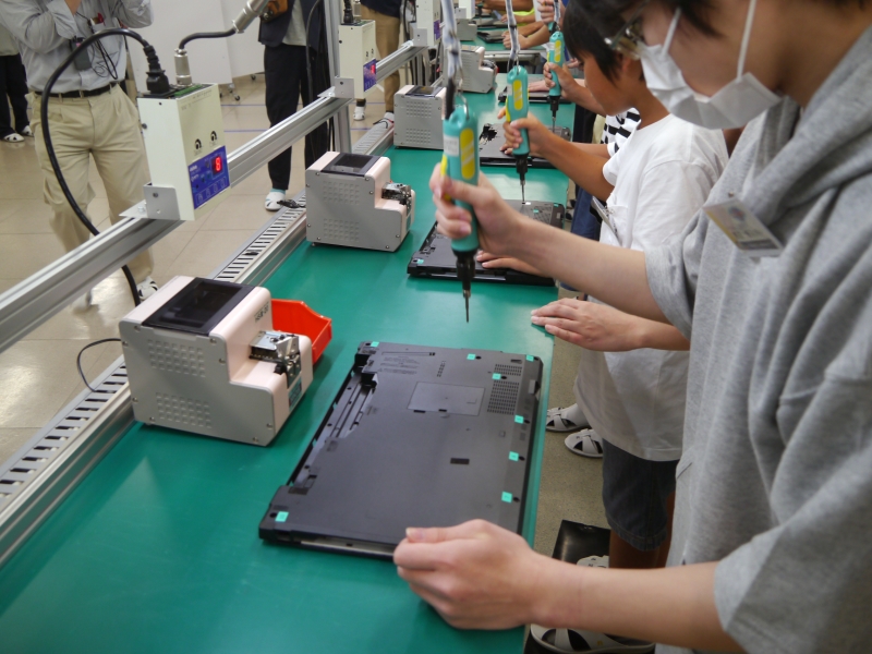 電動ドライバーを使ったネジ締め競争