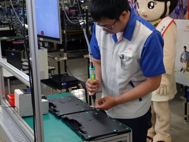 島根富士通の社員とスピードを競って競争した