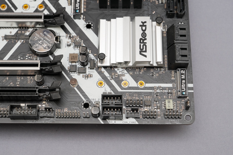 Intel Optaneメモリーは、マザーボードのM.2スロットに取り付ける