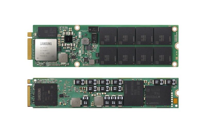 NGSFFのSSD(上)とM.2のSSD(下)